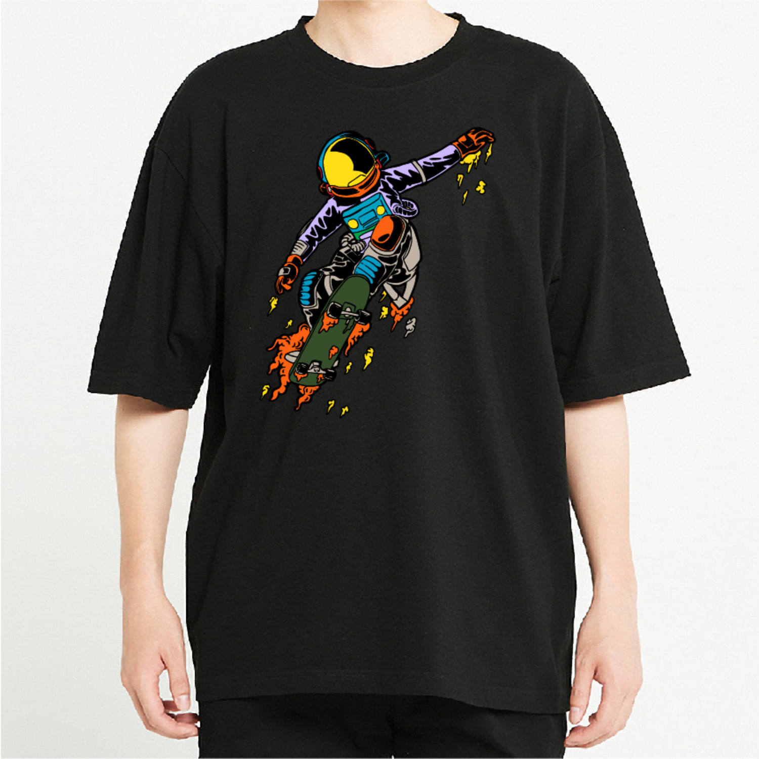 화려한 우주인 그래픽 오버핏 티셔츠 기본 health.75